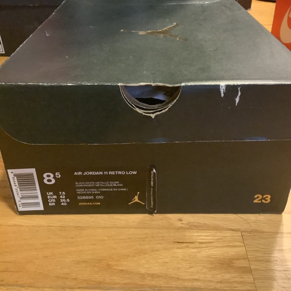 Nike Air Jordan 11 Retro Low Barons Mens Size 8.5 - Picture 9 of 9